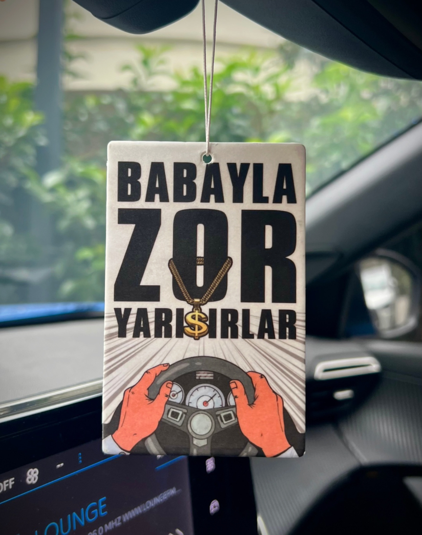 BABAYLA ZOR YARIŞIRLAR ARAÇ KOKUSU
